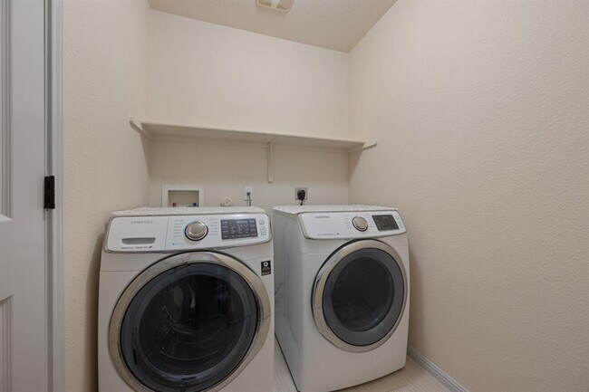 Building Photo - 5400 Rusk Ct