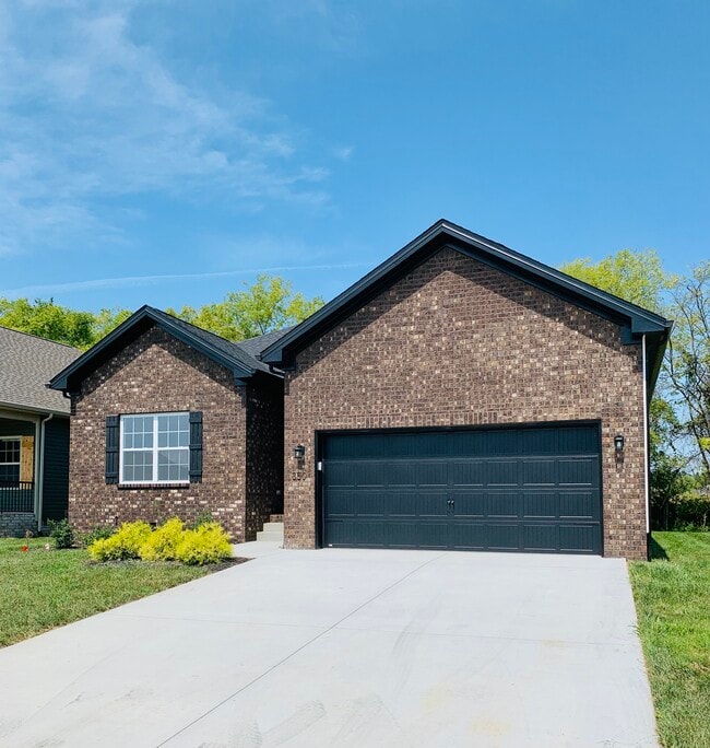 Building Photo - 850 McIntyre St