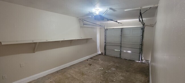 Building Photo - 3019 Aspin Dr