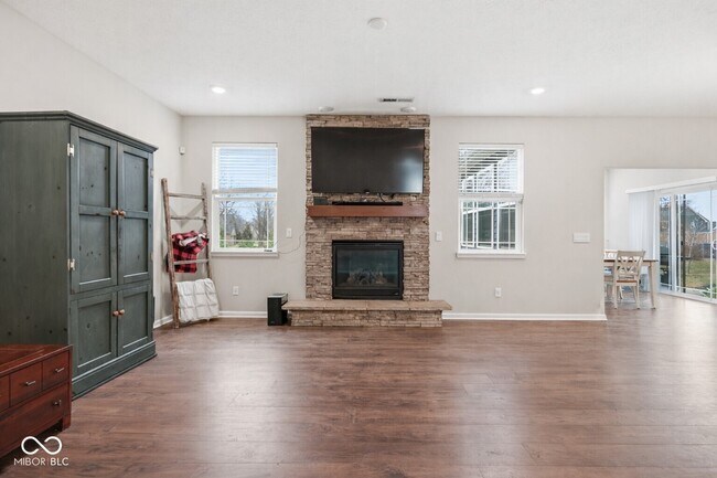 Building Photo - 7683 Fairwood Blvd