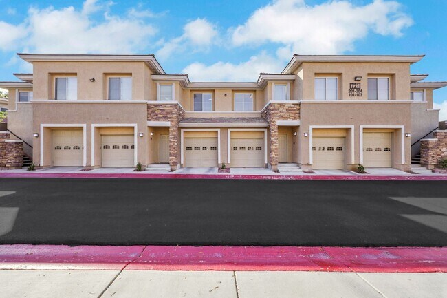 Primary Photo - Gorgeous 2 bedroom condo in Summerlin