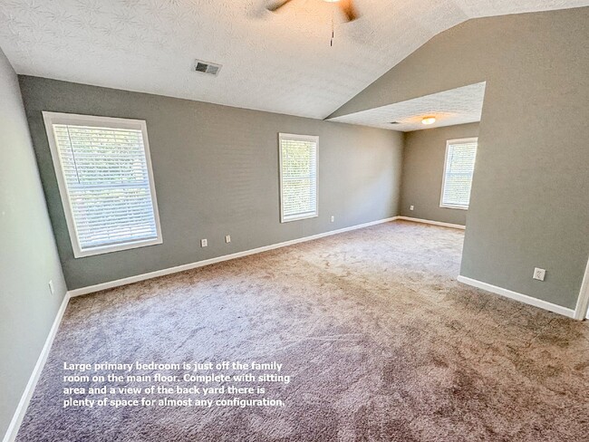 Building Photo - Pet friendly home with Mill Creek Schools