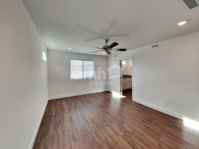 Building Photo - 8879 Tiger Tooth Ave