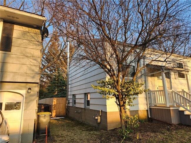 Building Photo - 206 Mason Ave