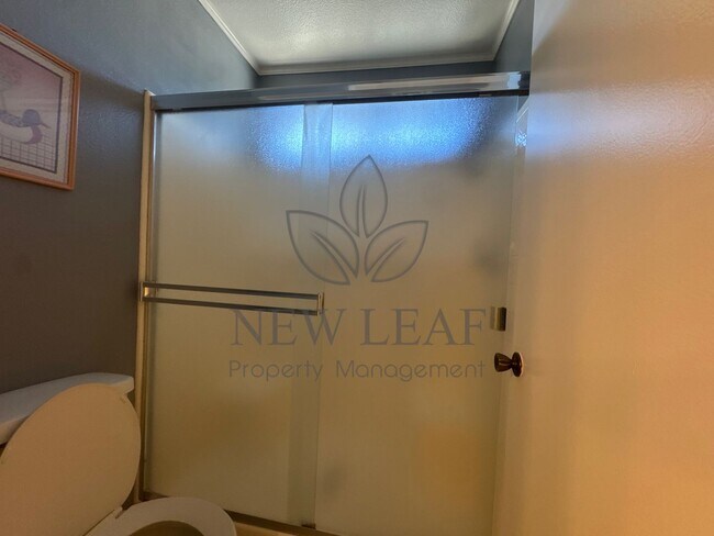 Building Photo - Stunning 2 Bedroom in the Heart of Ontario