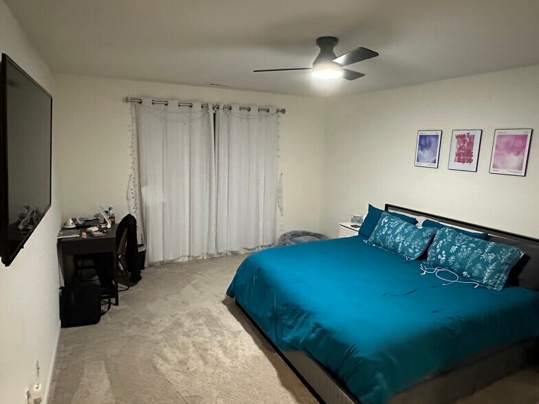 Building Photo - 2064 Glen Crossing Dr