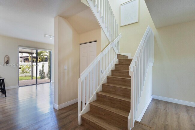 Building Photo - 3324 W 90th St