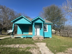 Building Photo - 3911 Evangeline St