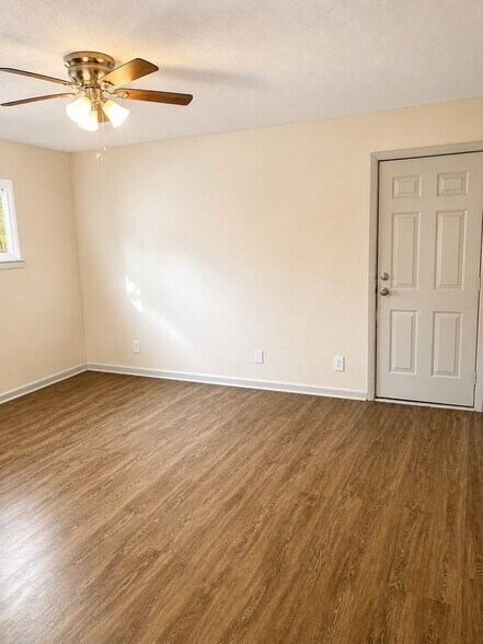 Building Photo - 1605 Duncan Ave