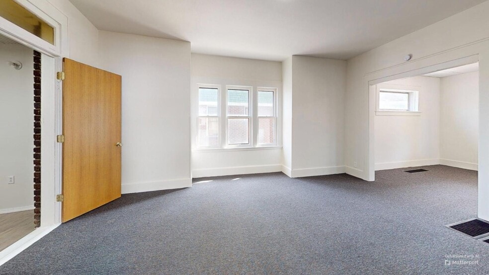 Building Photo - 109 W Ely St