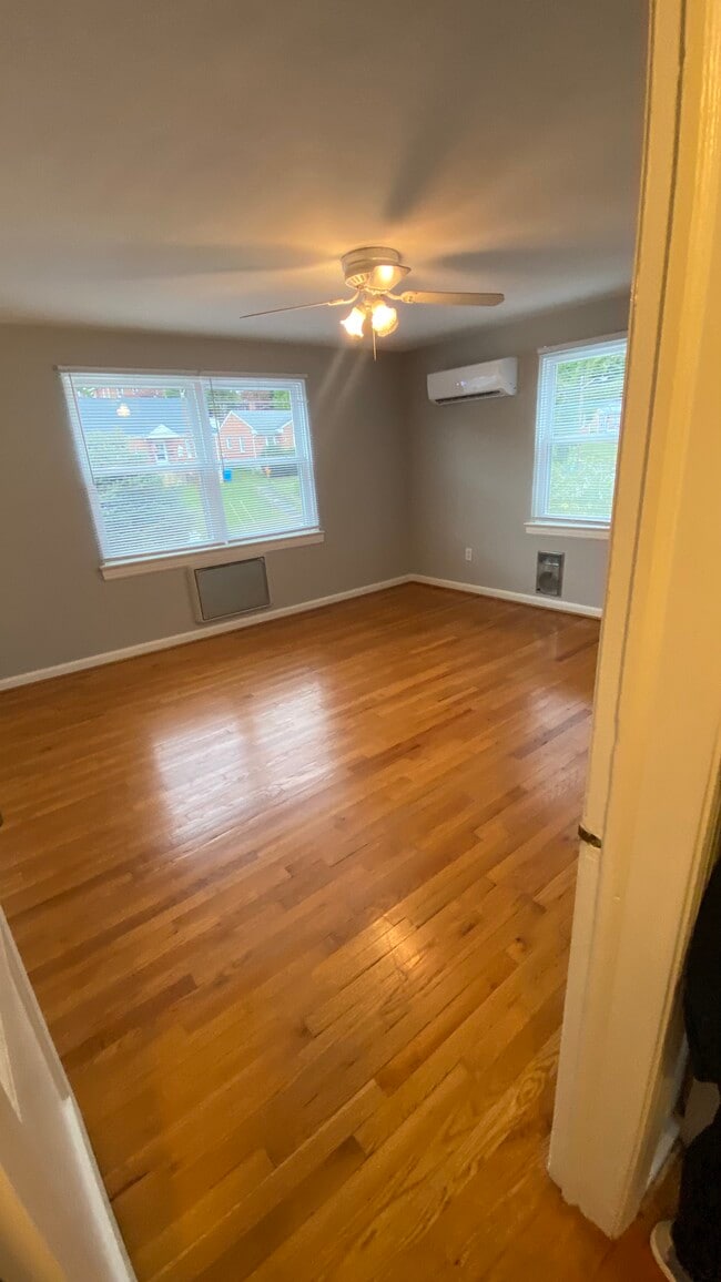 Building Photo - 2420 Brandon Ave SW