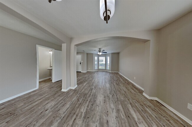 Building Photo - 2506 Buckminster Dr