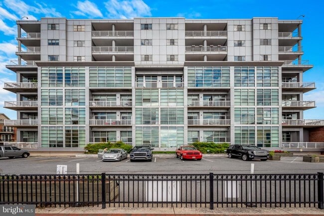 Building Photo - 2702 Lighthouse Point E