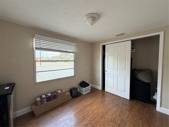 Building Photo - 2926 W St John St