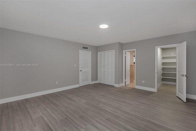 Building Photo - 12725 SW 80th Ave
