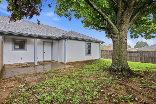 Building Photo - 1502 Sharron Ct