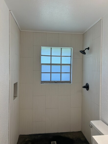 Building Photo - 1386 Church St