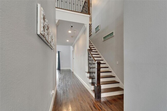 Building Photo - 6116 Lagomar Ln