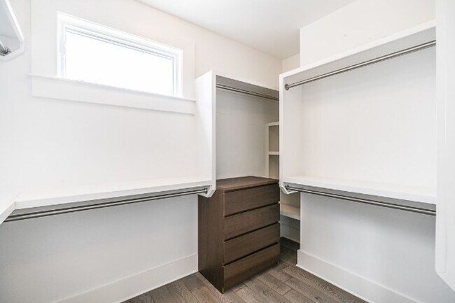 Building Photo - 3BR Germantown Townhome in the Heart of Nashville
