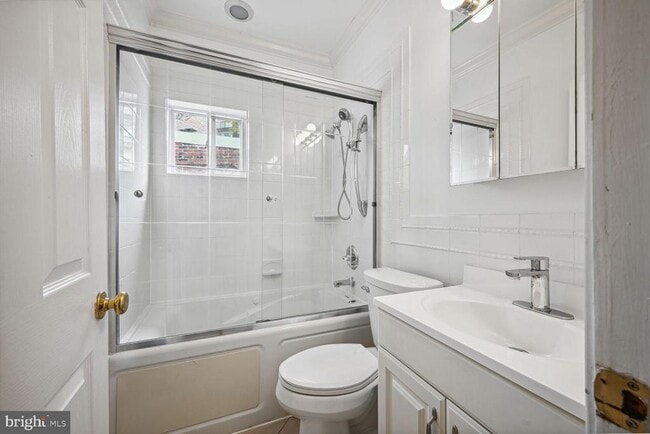 Building Photo - 807 25th St NW