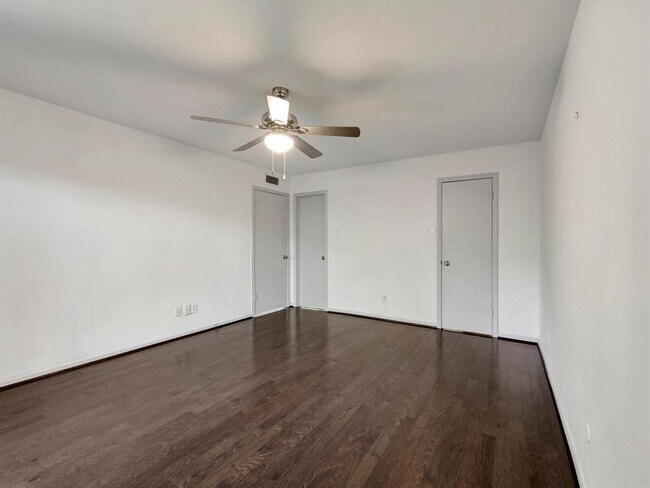 Building Photo - 1601 S Shepherd Dr