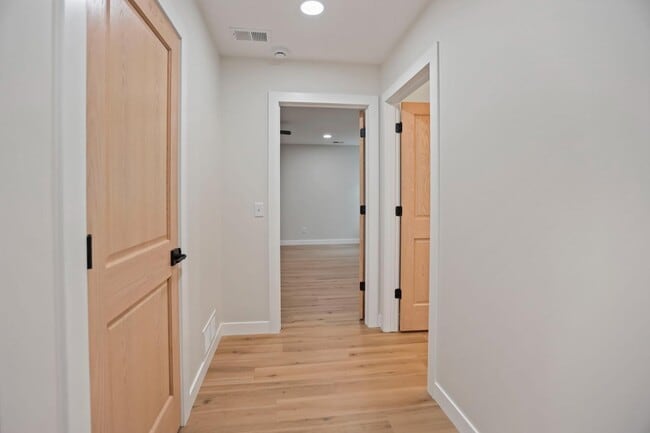 Building Photo - 614 6th St NW