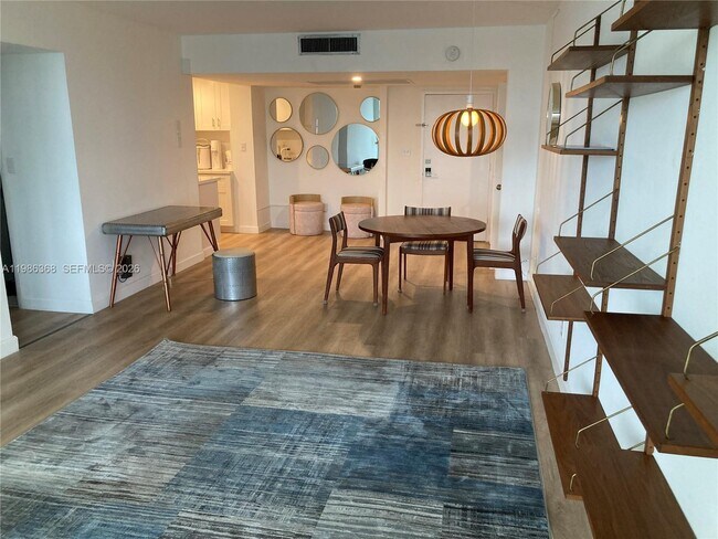 Building Photo - 5401 Collins Ave