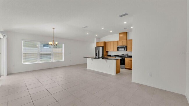 Building Photo - 727 Chestnut Ln