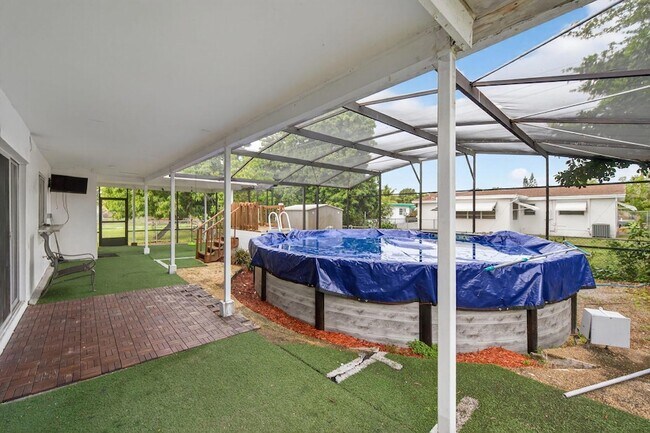 Building Photo - 6219 SW 20th Ct