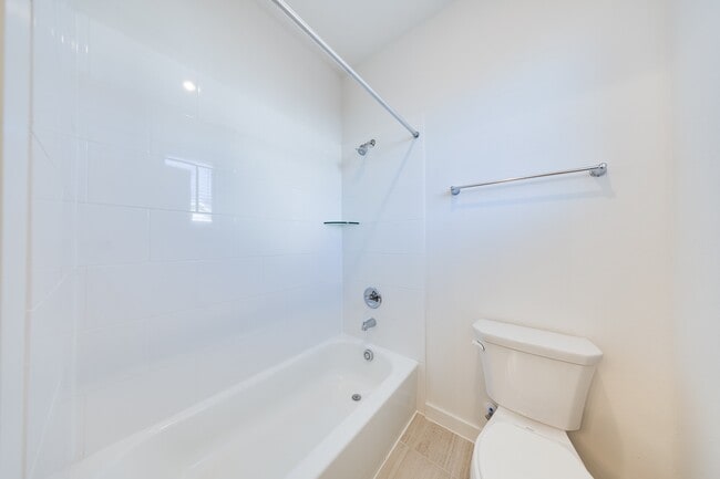 Building Photo - 3235 Home Ct