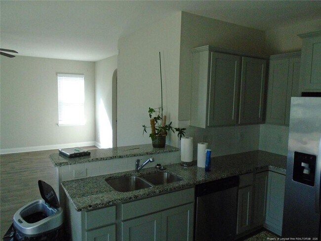Building Photo - 2240 Mannington Dr
