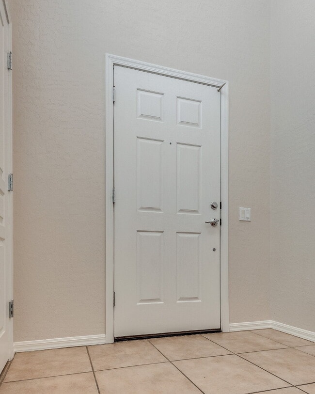 Building Photo - 4650 Ranch House Rd