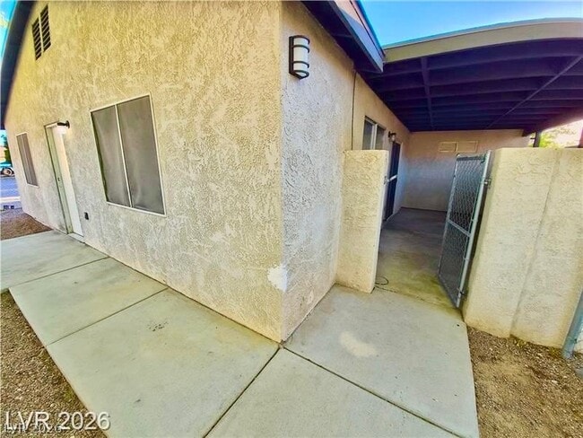 Building Photo - 1080 Red Butte St