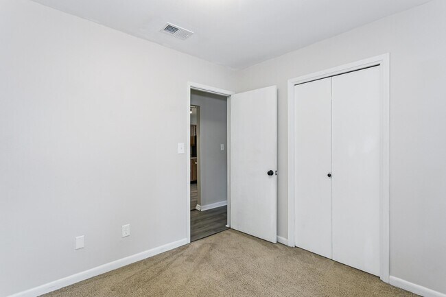 Building Photo - 4572 Kelly Ln