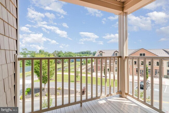 Building Photo - 1708 Fairmont Dr