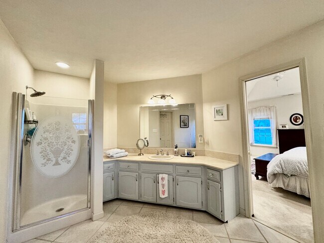 Building Photo - Be Home For The Holidays! Fabulous 4-Bedroom Home w/2-Car Attached Garage! Pet Friendly - Screene...