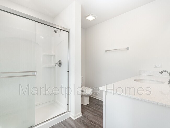 Building Photo - 15014 Quincy Cir