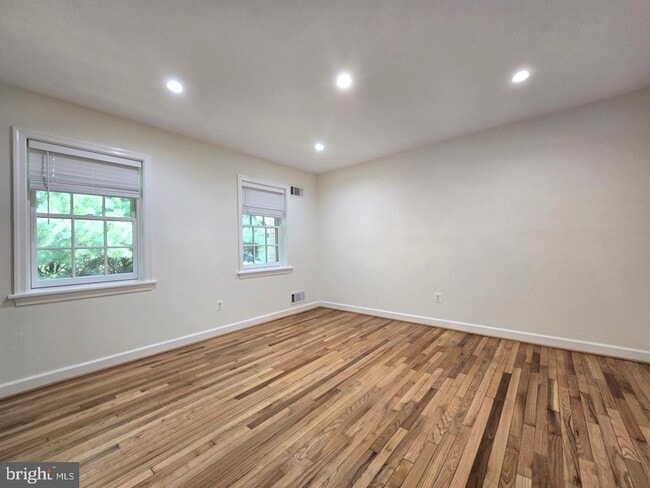 Building Photo - 5135 Westbard Ave