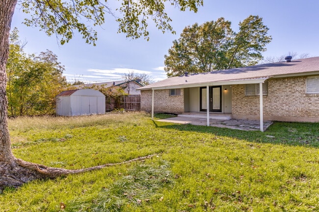 Building Photo - Modern 3-Bedroom Home with Vaulted Ceilings & Covered Patio