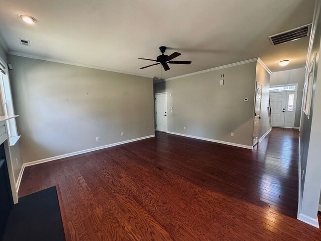 Building Photo - South AVL - Well Kept, Large Home with Garage