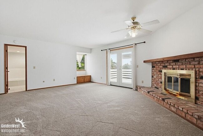 Building Photo - Spacious and Inviting 4Bdm 3Ba Home Nestled in the Scenic Hills of Fallbrook!