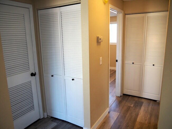 Building Photo - 4463 Madrona Way SE