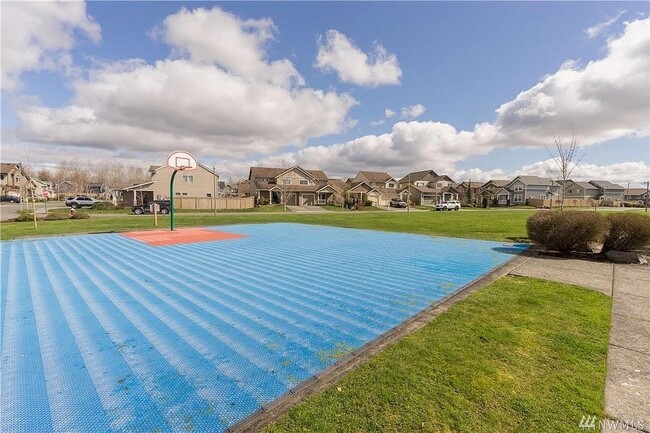 Building Photo - 341 Holland Ave