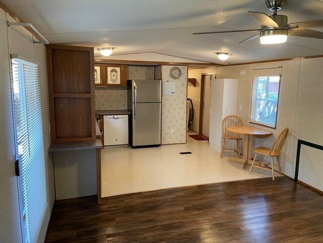 Building Photo - 51 Carroll Cir