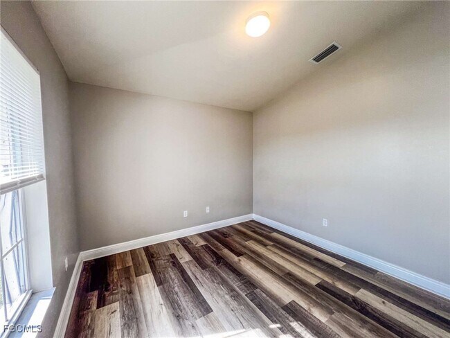 Building Photo - 4304 12th St W