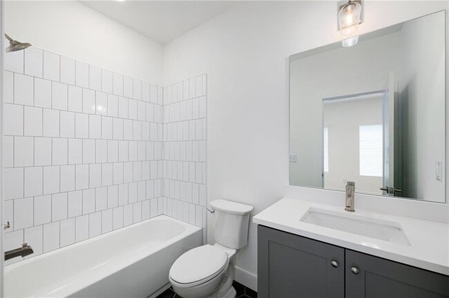 Building Photo - 1540 Millwood Pl