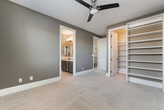 Building Photo - Elegant model home at Club Madeira!