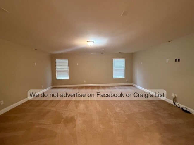 Building Photo - Carolina Lakes- Maplewood Drive