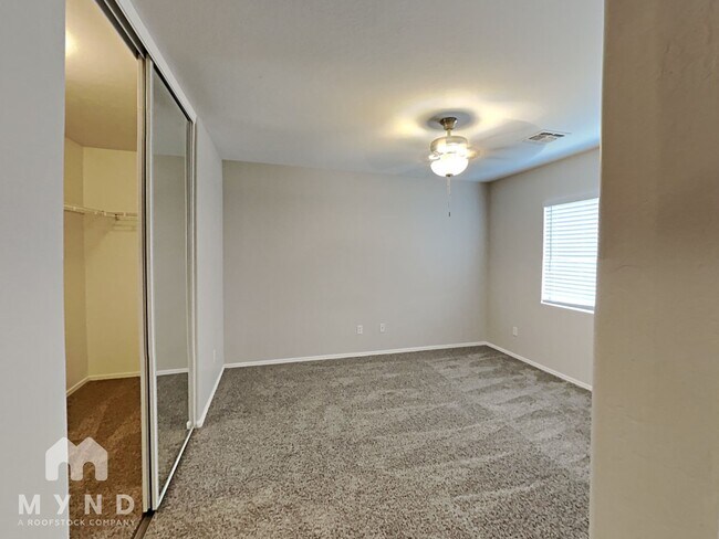 Building Photo - 12622 W Myer Ln