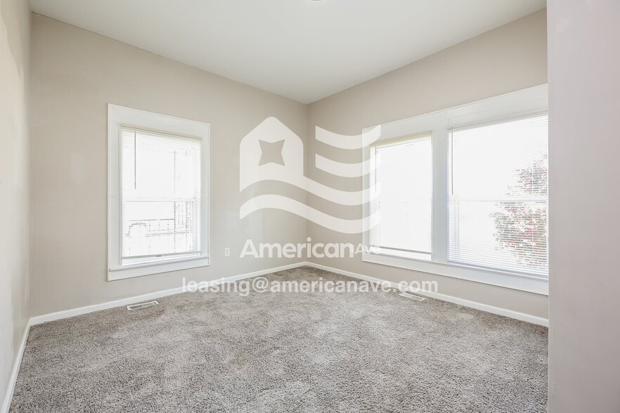 Building Photo - 203 Wellington St